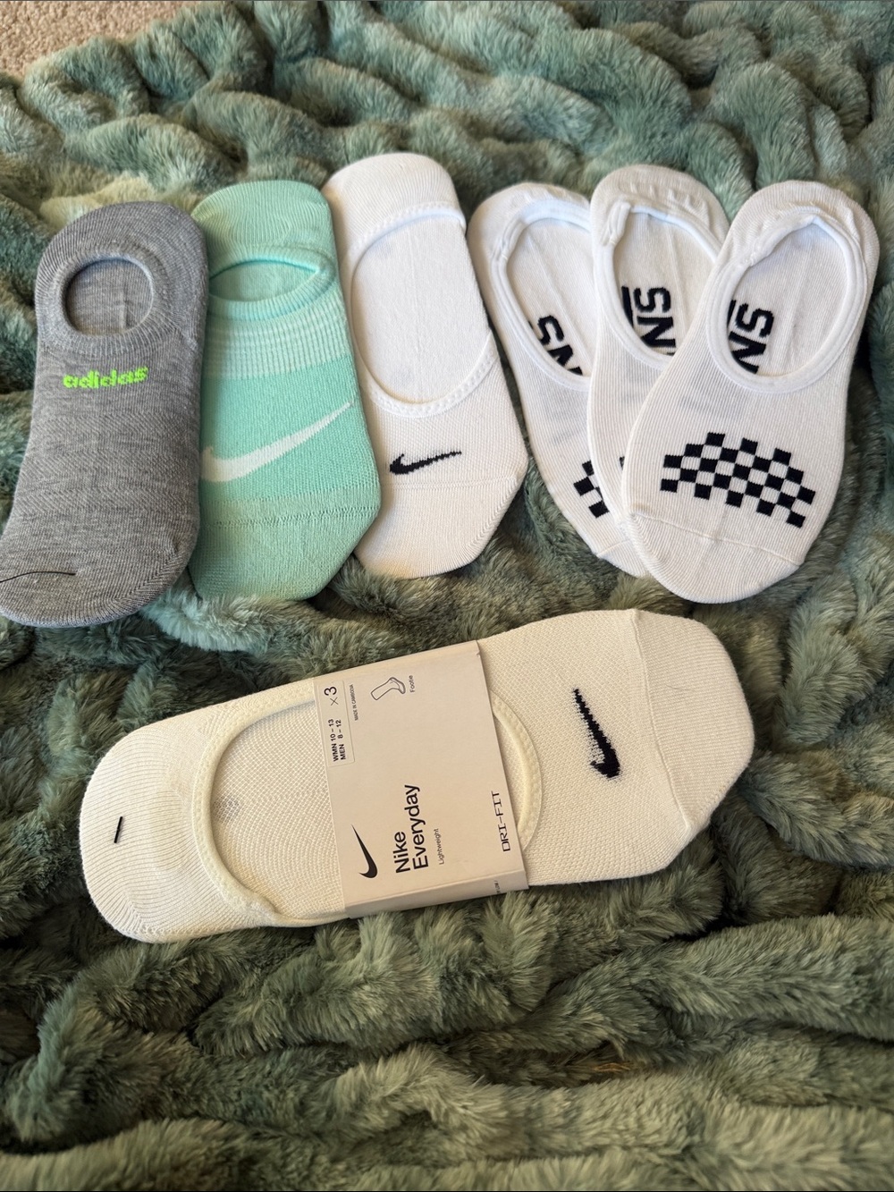 Nike women’s  No-Show Sock Variety Pack - White, Gray & Mint